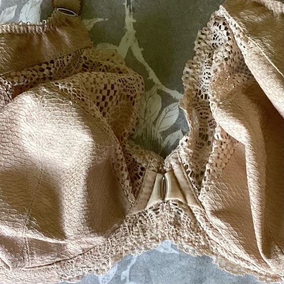 EIomi  bra, beige size US 34J - Picture 3 of 9